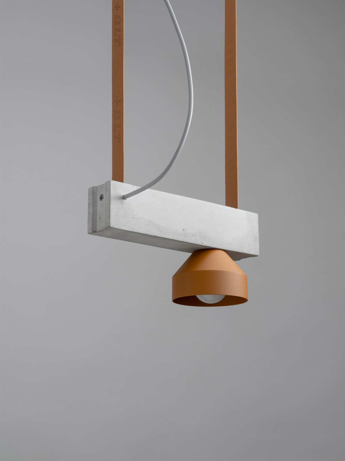 Suspension BLOC en béton par +kouple x Gant Lights