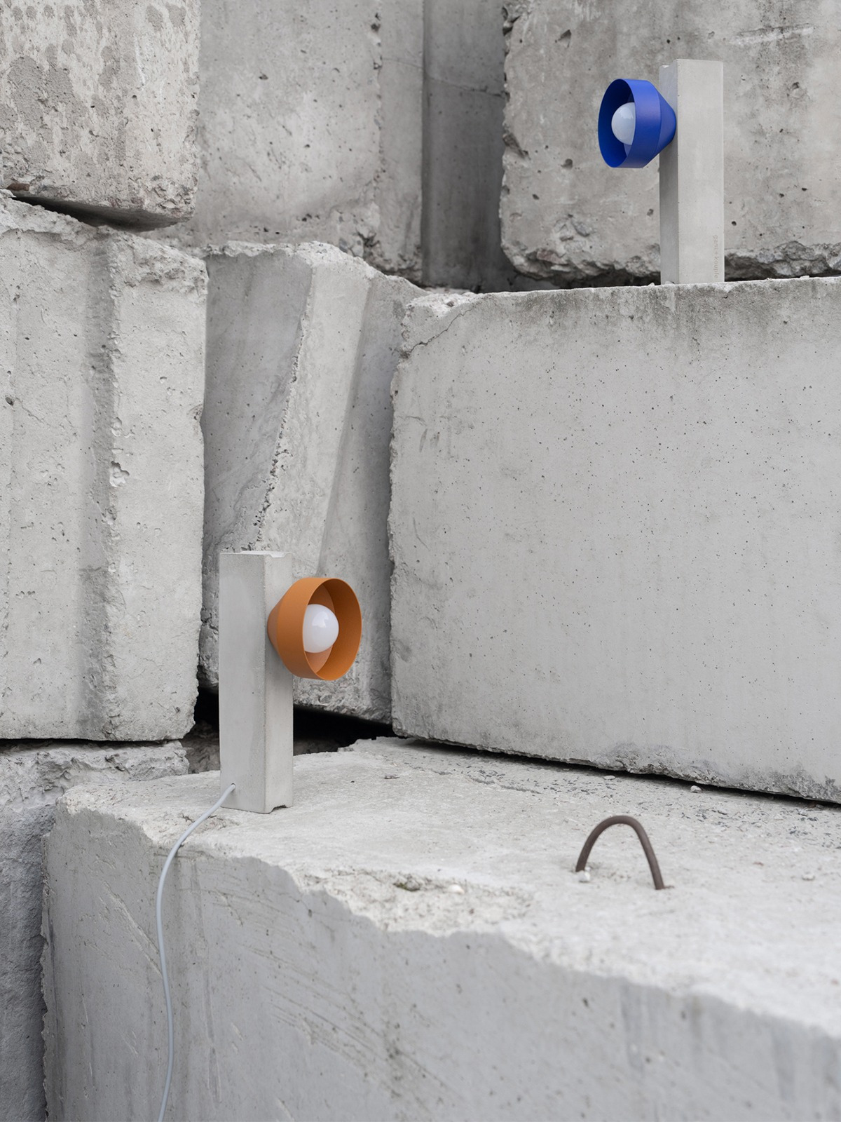 Lampe à poser BLOC en béton par +kouple x Gant Lights Lampe à poser BLOC en béton par +kouple x Gant Lights