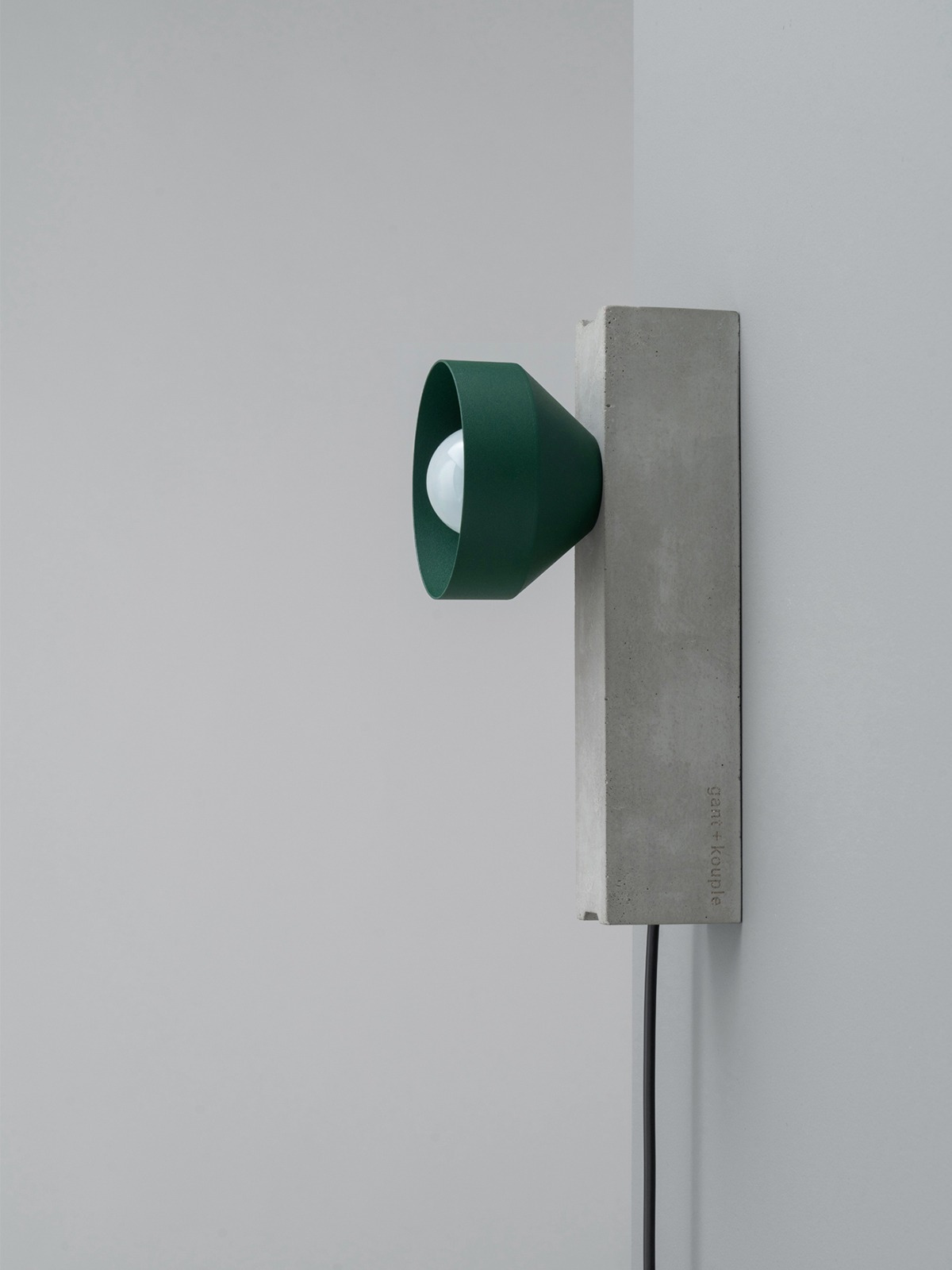 Applique murale BLOC en béton par +kouple x Gant Lights Applique murale BLOC en béton par +kouple x Gant Lights