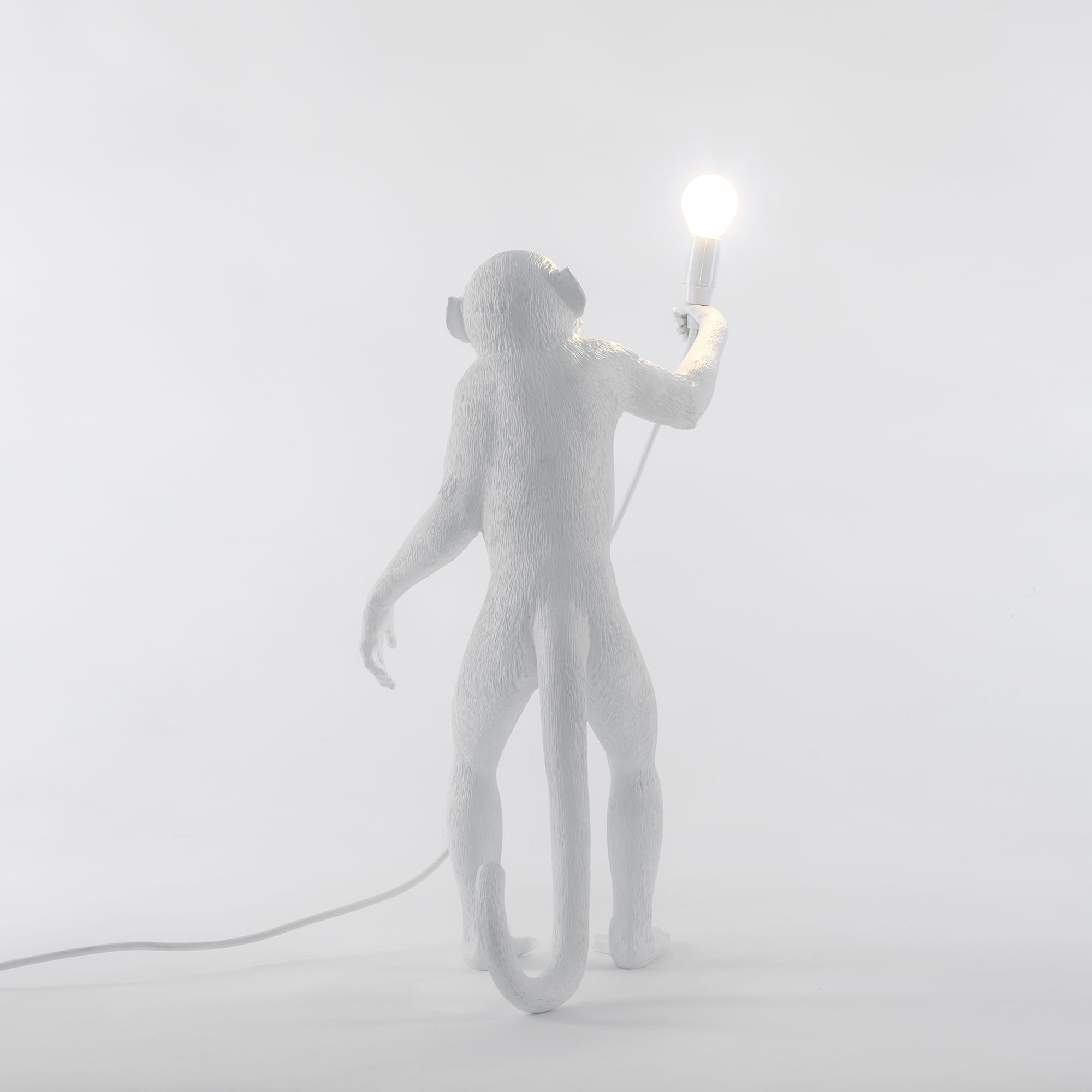 Lampe à poser the Monkey debout en résine blanc par Seletti Lampe à poser the Monkey debout en résine blanc par Seletti