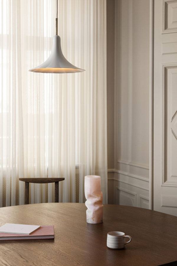 Suspension Petalii 1 en métal enduit de poudre au design contemporain par Nika Zupanc x Nuura Détails raffinés de la suspension Petalii 1 Small