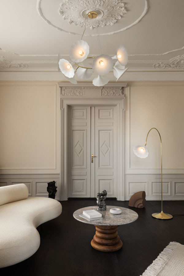 Suspension Petalii 10 en métal enduit de poudre au design contemporain par Nika Zupanc x Nuura Suspension Petalii 10 en métal enduit de poudre au design contemporain par Nika Zupanc x Nuura