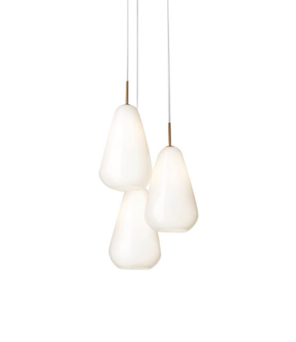 Suspension Anoli Nordic en série base en métal avec abat-jour en verre au design contemporain par Sofie Refer x Nuura