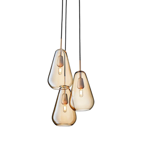 Suspension Anoli Nordic en série base en métal avec abat-jour en verre au design contemporain par Sofie Refer x Nuura