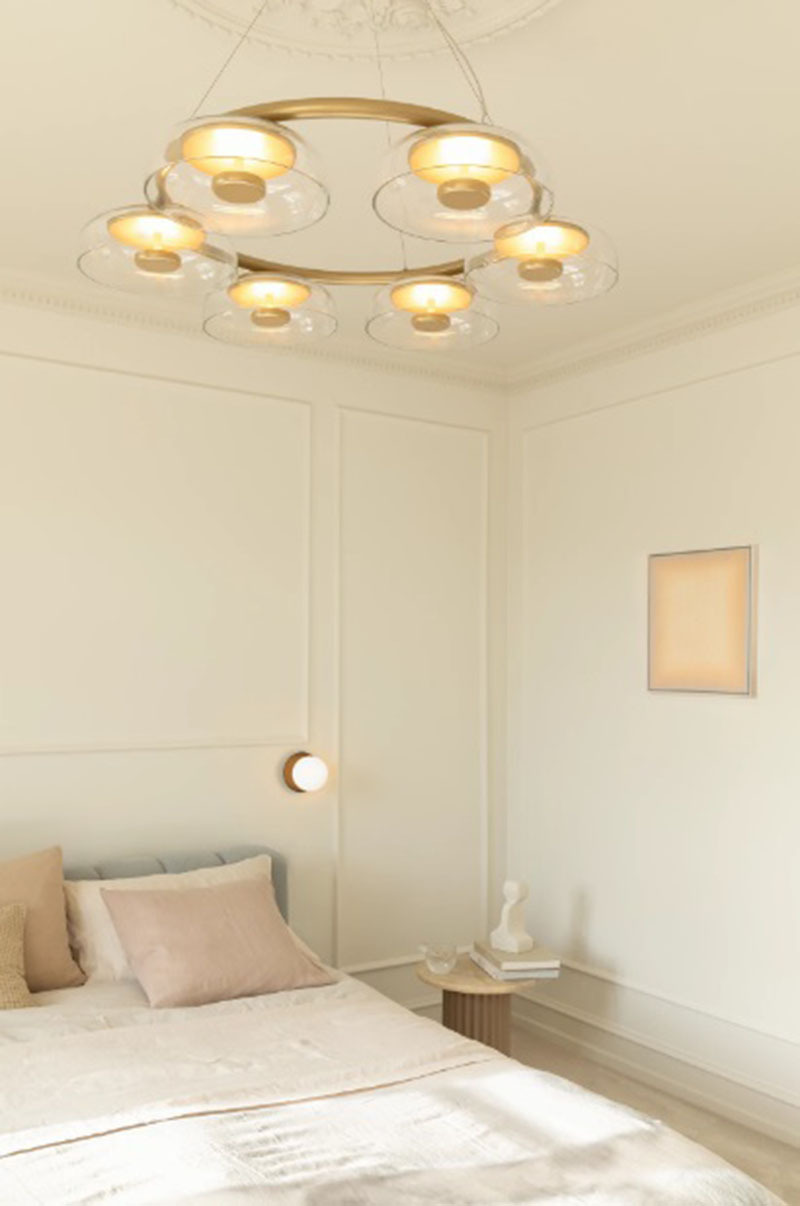 Suspension Blossi base en métal avec abat-jour en verre transparent au design contemporain par Sofie Refer x Nuura Couverture Blossi 6 moderne