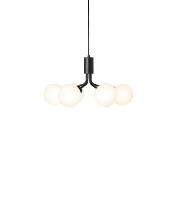 Suspension Apiales base en métal avec abat-jour Opal de taille variable au design contemporain par Sofie Refer x Nuura