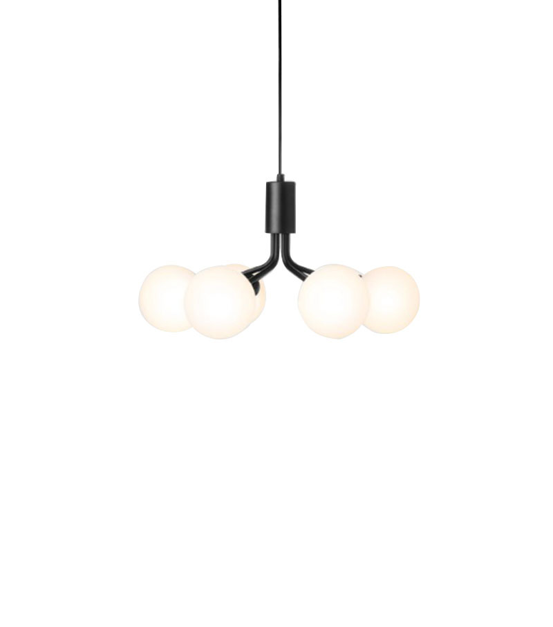 Suspension Apiales base en métal avec abat-jour Opal de taille variable au design contemporain par Sofie Refer x Nuura