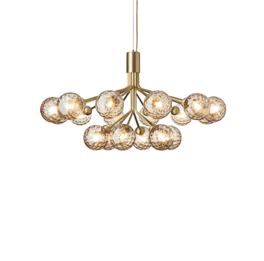Suspension Apiales base en métal avec abat-jour ombellifères au design contemporain par Sofie Refer x Nuura Suspension Apiales base en métal avec abat-jour ombellifères au design contemporain par Sofie Refer x Nuura