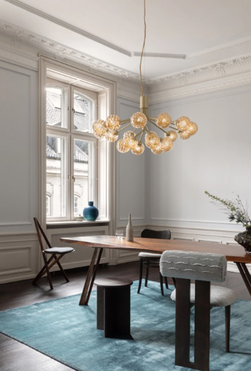 Suspension Apiales base en métal avec abat-jour ombellifères au design contemporain par Sofie Refer x Nuura Suspension Apiales base en métal avec abat-jour ombellifères au design contemporain par Sofie Refer x Nuura