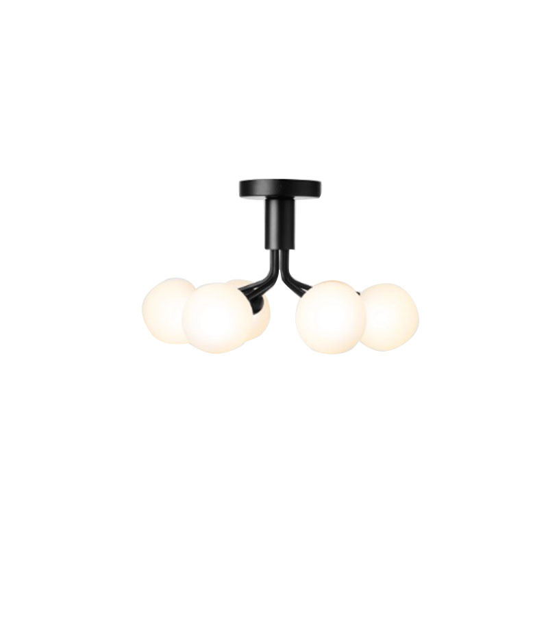 Plafonnier Apiales base en métal avec abat-jour en verre opale blanc au design contemporain par Sofie Refer x Nuura