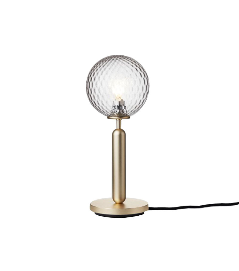 Lampe à poser Miira base en métal avec abat-jour en verre transparent gaufré au design contemporain par Sofie Refer x Nuura