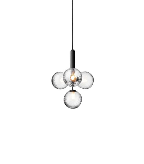 Suspension Miira 4 base en métal avec abat-jour en verre Optic clear au design contemporain par Sofie Refer x Nuura
