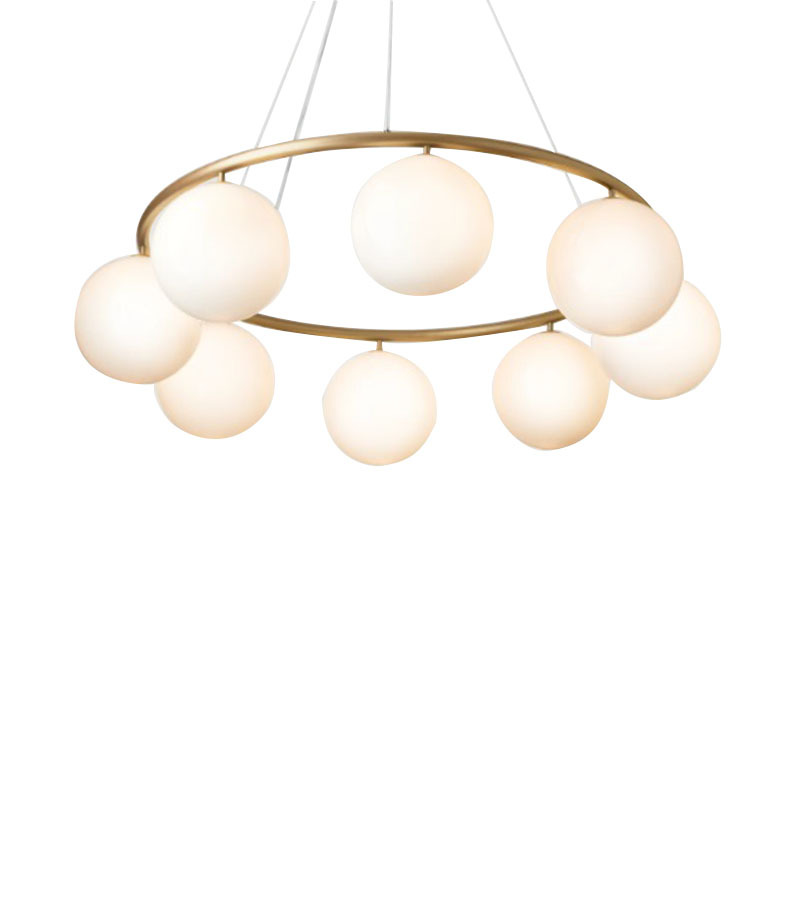 Suspension Miira circulaire base en métal avec abat-jour en verre Opal blanc au design contemporain par Sofie Refer x Nuura Suspension Miira circulaire base en métal avec abat-jour en verre Opal blanc au design contemporain par Sofie Refer x Nuura