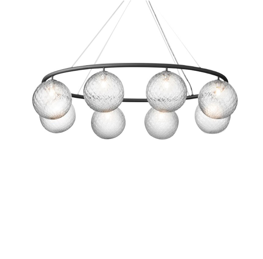 Suspension Miira 8 ovale base en métal avec abat-jour en verre Optic clear au design contemporain par Sofie Refer x Nuura Suspension Miira 8 ovale base en métal avec abat-jour en verre Optic clear au design contemporain par Sofie Refer x Nuura