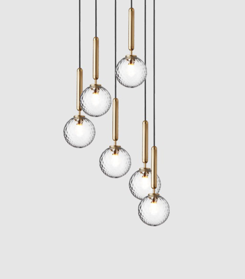 Suspension Miira en grappe avec abat-jour en verre Optic clear au design contemporain par Sofie Refer x Nuura Suspension Miira en grappe avec abat-jour en verre Optic clear au design contemporain par Sofie Refer x Nuura