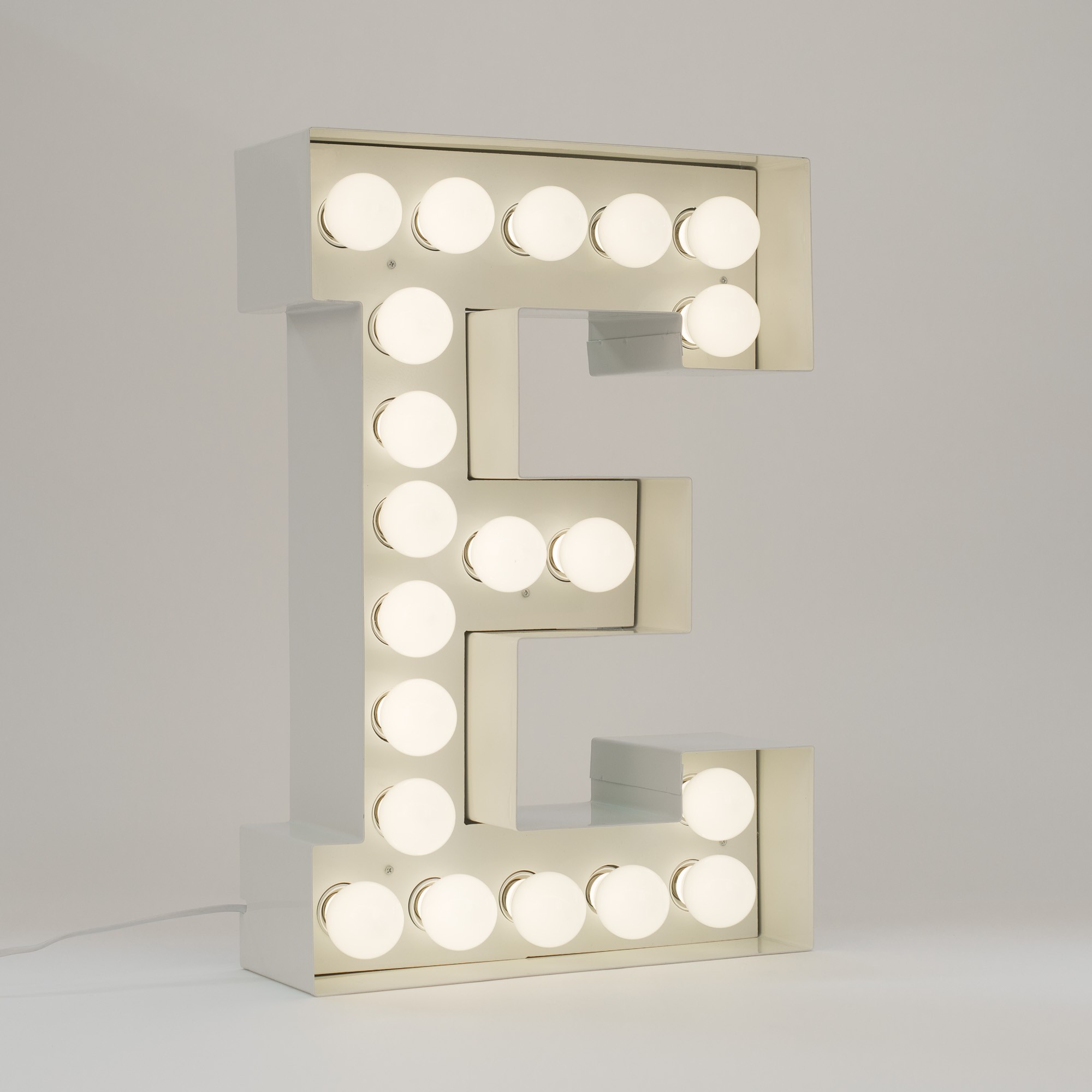 Lampe de sol Vegaz en métal avec des ampoules à Led au style industriel par Seletti Lampe de sol Vegaz en métal avec des ampoules à Led au style industriel par Seletti