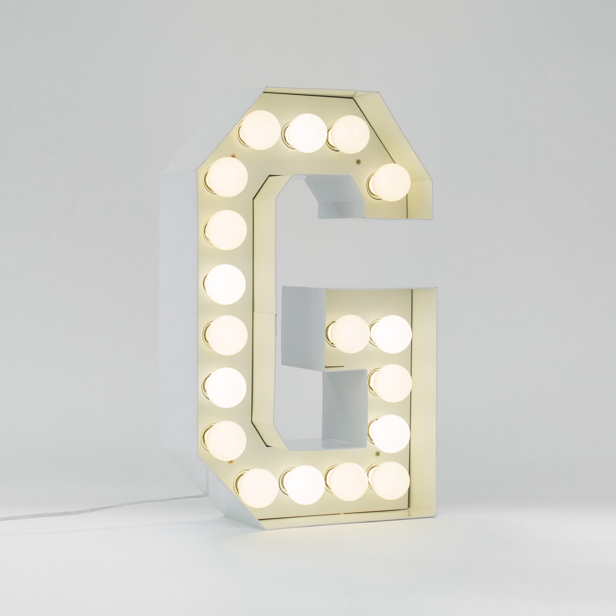 Lampe de sol Vegaz en métal avec des ampoules à Led au style industriel par Seletti Lampe de sol Vegaz en métal avec des ampoules à Led au style industriel par Seletti