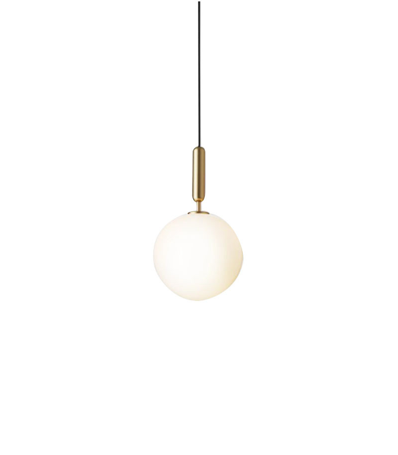 Suspension Miira Large en grappe avec abat-jour en verre Opal blanc au design contemporain par Sofie Refer x Nuura