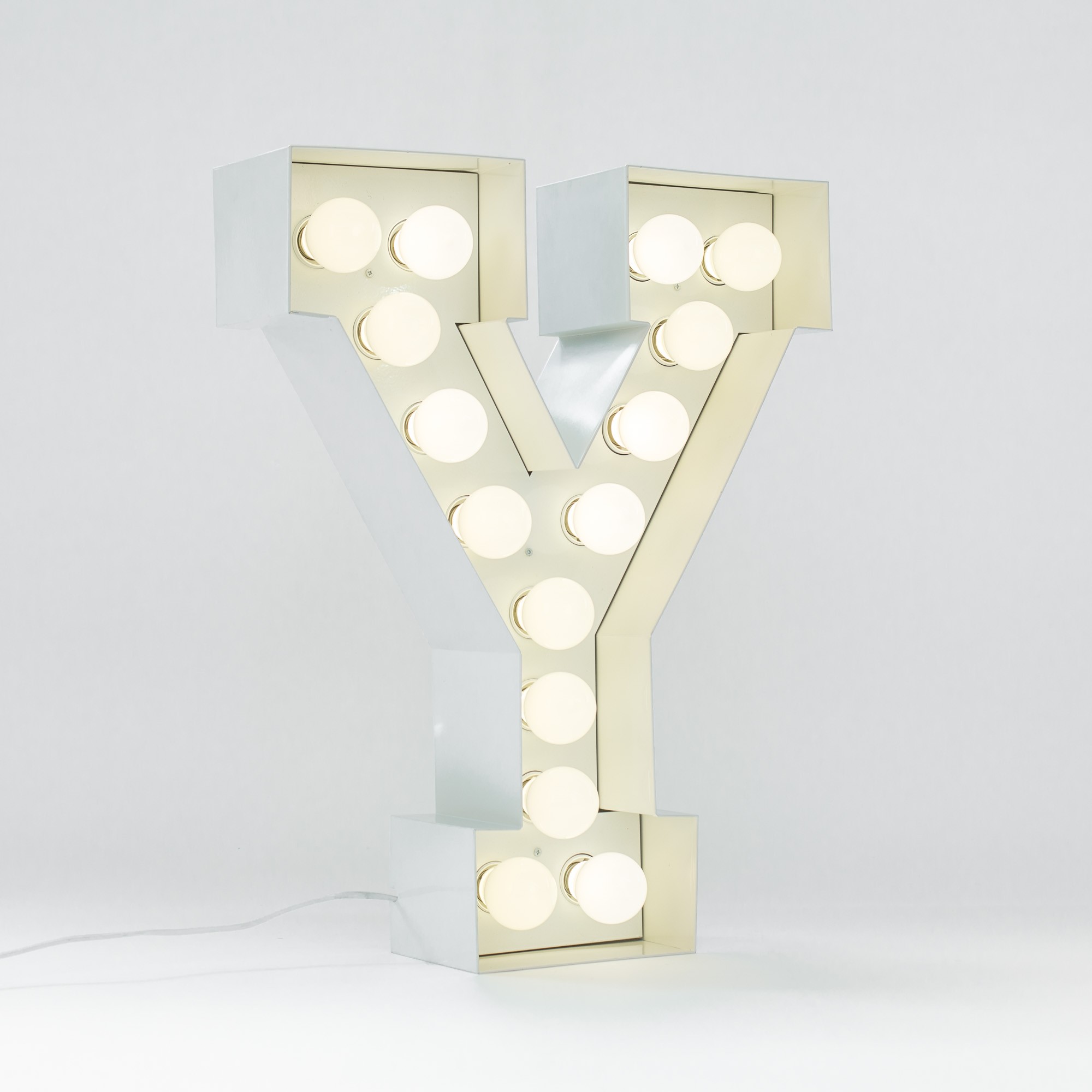 Lampe de sol Vegaz en métal avec des ampoules à Led au style industriel par Seletti Lampe de sol Vegaz en métal avec des ampoules à Led au style industriel par Seletti