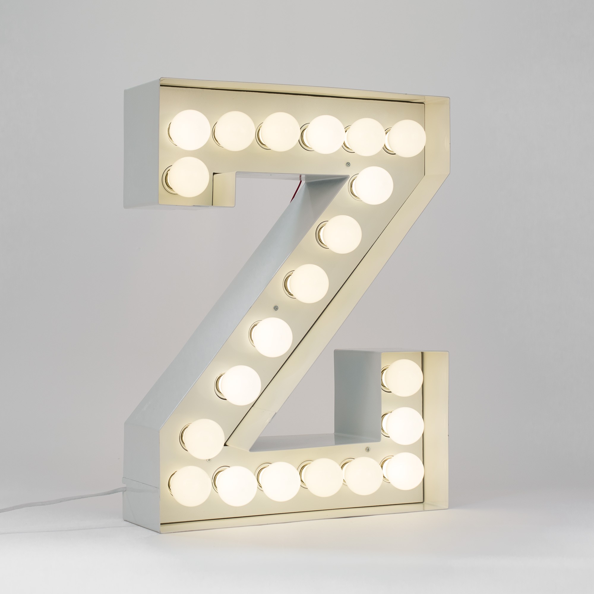 Lampe de sol Vegaz en métal avec des ampoules à Led au style industriel par Seletti Lampe de sol Vegaz en métal avec des ampoules à Led au style industriel par Seletti