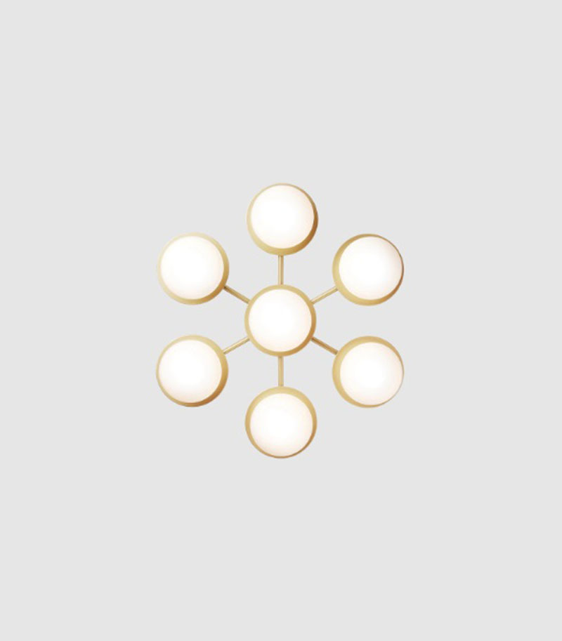 Applique Liila Star base en métal avec abat-jour en verre Opal blanc au design contemporain par Sofie Refer x Nuura