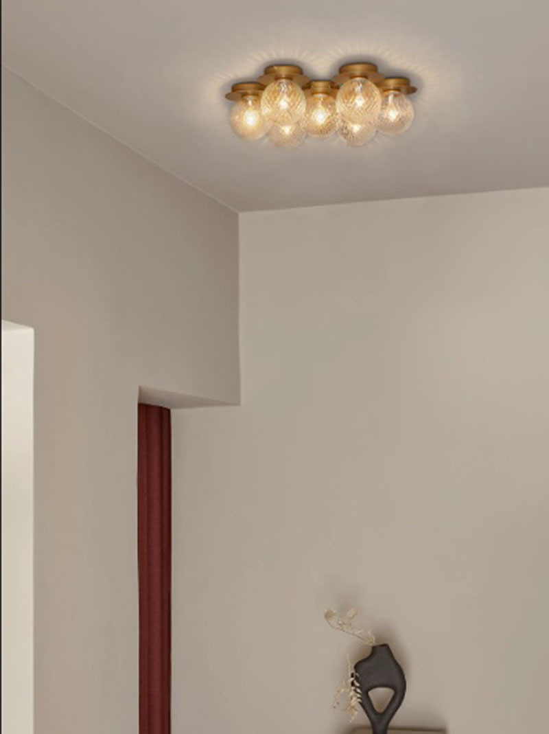 Applique Liila Star base en métal avec abat-jour en verre soufflé Optic clear au design contemporain par Sofie Refer x Nuura Applique Liila Star base en métal avec abat-jour en verre soufflé Optic clear au design contemporain par Sofie Refer x Nuura