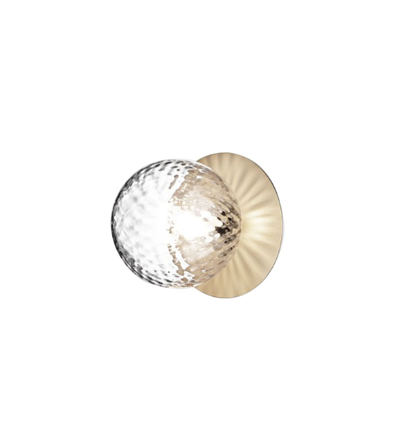 Applique Liila 1 base en métal nordique en verre soufflé Optic Clear au design contemporain par Sofie Refer x Nuura Applique Liila 1 base en métal nordique en verre soufflé Optic Clear au design contemporain par Sofie Refer x Nuura