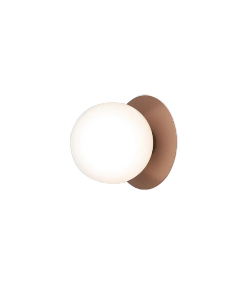 Applique extérieure Liila 1 base en métal avec abat-jour en verre Opal blanc au design contemporain par Sofie Refer x Nuura Applique extérieure Liila 1 base en métal avec abat-jour en verre Opal blanc au design contemporain par Sofie Refer x Nuura
