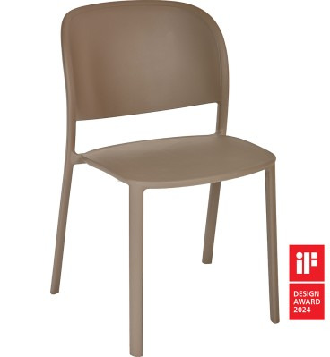 Chaise Trena en polypropylène au design contemporain par Yonoh Studio x Ezpeleta Chaise Trena en polypropylène au design contemporain par Yonoh Studio x Ezpeleta