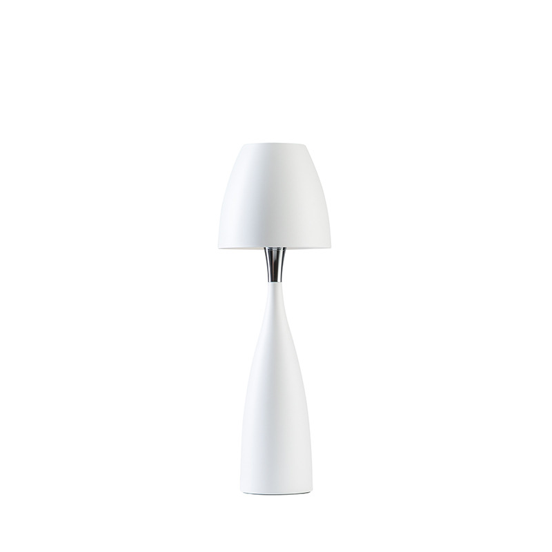 Lampe à poser Anemon en métal au design contemporain par Belid Lampe à poser Anemon en métal Blanc D162 au design contemporain par Belid