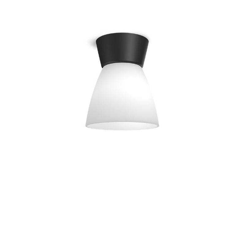 Plafonnier Bizzo avec base en aluminium et abat-jour en verre au design contemporain par Belid Plafonnier Bizzo avec base en aluminium et abat-jour en verre au design contemporain par Belid