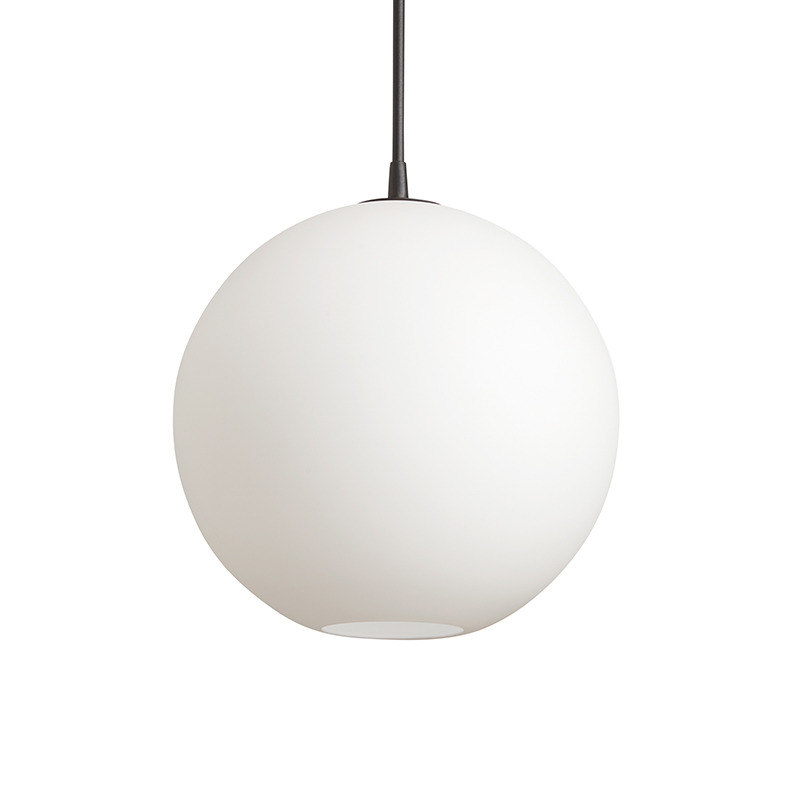 Suspension Capo avec base en métal e abat-jour en verre opale au design contemporain par Belid Suspension Capo avec base en métal e abat-jour en verre opale au design contemporain par Belid