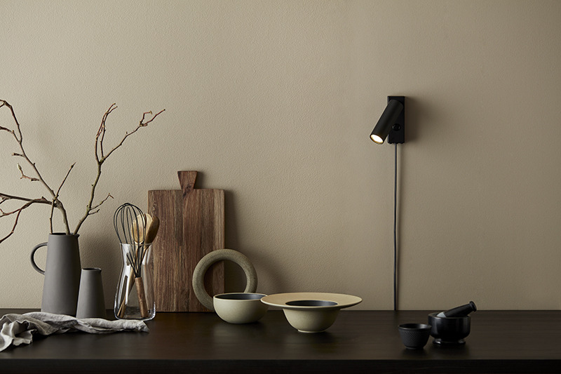 Applique Cato Slim base en métal au design contemporain par Belid Applique Cato Slim base en métal au design contemporain par Belid