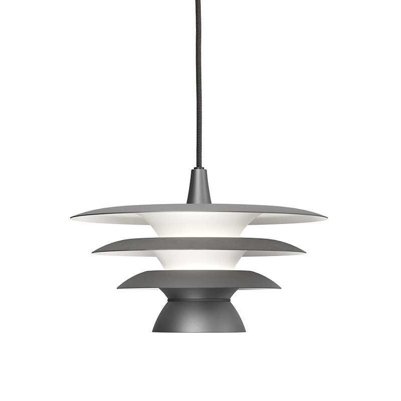 Suspension DaVinci en métal avec abat-jour à fentes superposées, au design contemporain par Belid Suspension DaVinci en métal avec abat-jour à fentes superposées, au design contemporain par Belid