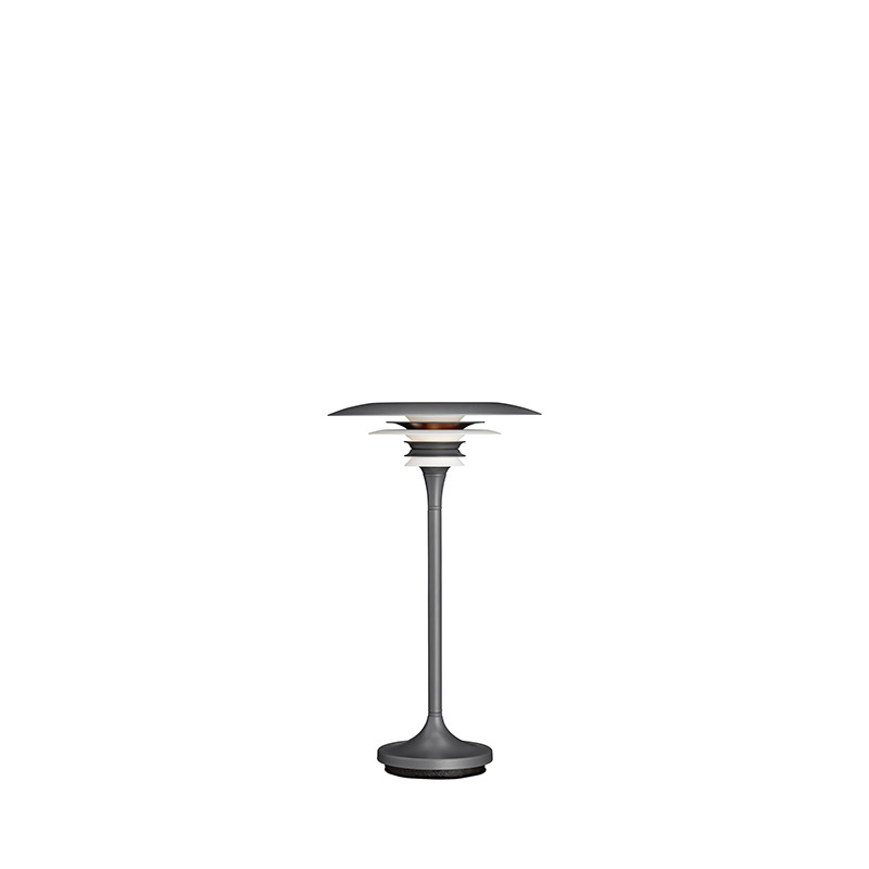 Lampe à poser Diablo avec base en métal au design contemporain par Belid Lampe à poser Diablo avec base en métal au design contemporain par Belid