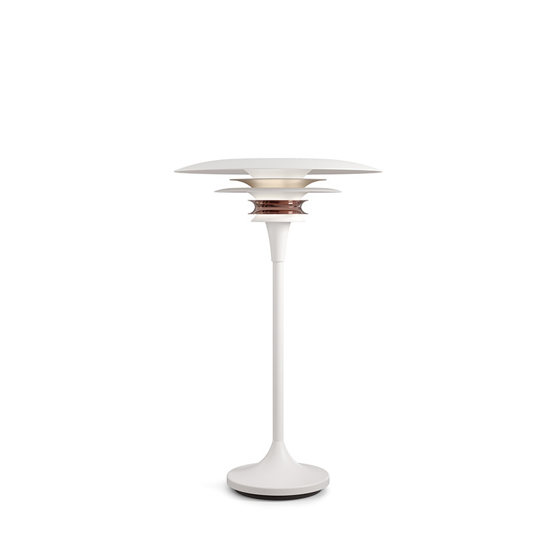Lampe à poser Diablo avec base en métal au design contemporain par Belid Lampe à poser Diablo avec base en métal au design contemporain par Belid