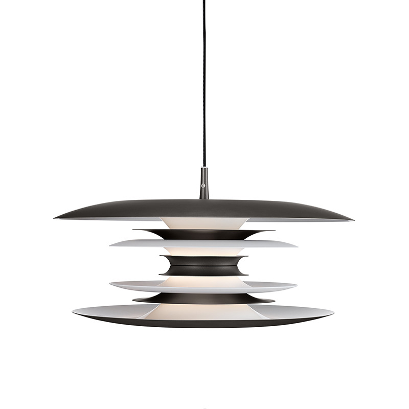 Suspension Diablo dimmable avec base en métal et abat-jour en cercles superposés au design contemporain par Belid Suspension Diablo dimmable avec base en métal et abat-jour en cercles superposés au design contemporain par Belid
