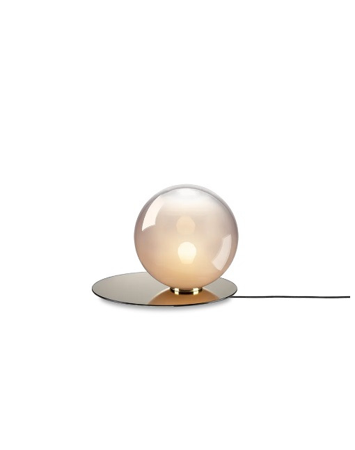 Lampe à poser Umbra par Dechem Studio x Bomma Lampe à poser Umbra par Dechem Studio x Bomma
