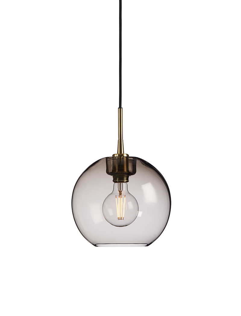 Suspension Gloria dimmable avec base en métal et abat-jour en verre au design contemporain par Belid Suspension Gloria dimmable avec base en métal et abat-jour en verre au design contemporain par Belid