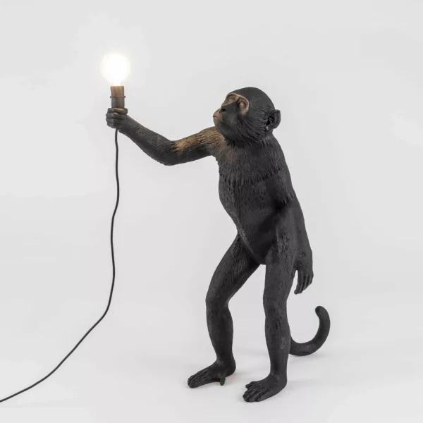 Lampe à poser the Monkey debout en résine noir par Seletti