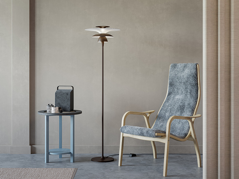 Lampadaire Picasso avec base en métal au design contemporain par Belid Lampadaire Picasso avec base en métal au design contemporain par Belid