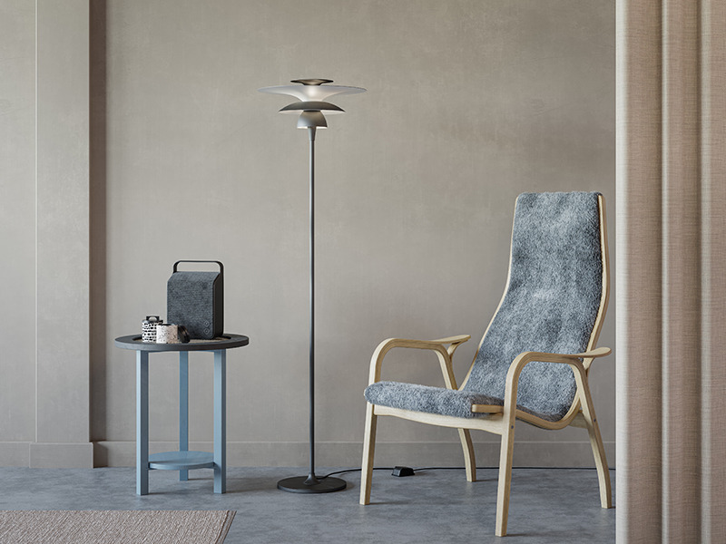 Lampadaire Picasso avec base en métal au design contemporain par Belid Lampadaire Picasso avec base en métal au design contemporain par Belid