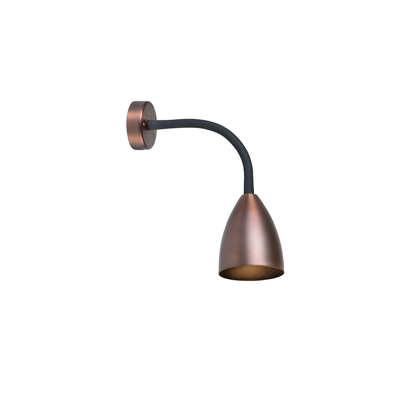 Applique Trotsig avec base en métal et tête abat-jour flexible au design contemporain par Belid Applique Trotsig avec base en métal et tête abat-jour flexible au design contemporain par Belid
