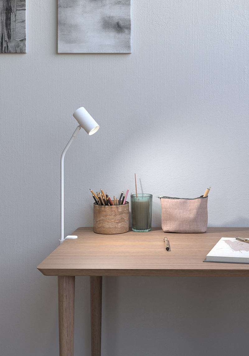 Lampe à poser Tyson avec base en métal fixable aux tables au design contemporain par Belid Lampe à poser Tyson avec base en métal fixable aux tables au design contemporain par Belid