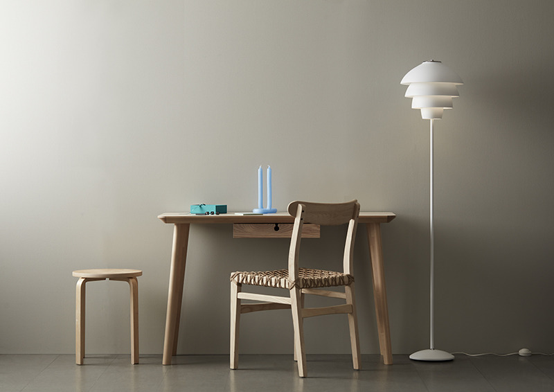 Lampadaire Valencia base en métal avec abat-jour en forme de grappe au design contemporain par Belid
