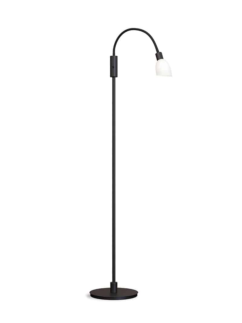 Lampadaire Cut base en métal avec abat-jour flexible au design contemporain par Herstal