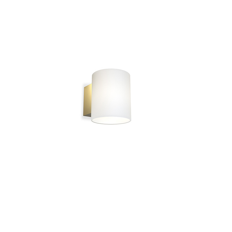 Applique Evoke base en métal avec abat-jour en verre opale au design contemporain par Herstal Applique Evoke base en métal avec abat-jour en verre opale au design contemporain par Herstal