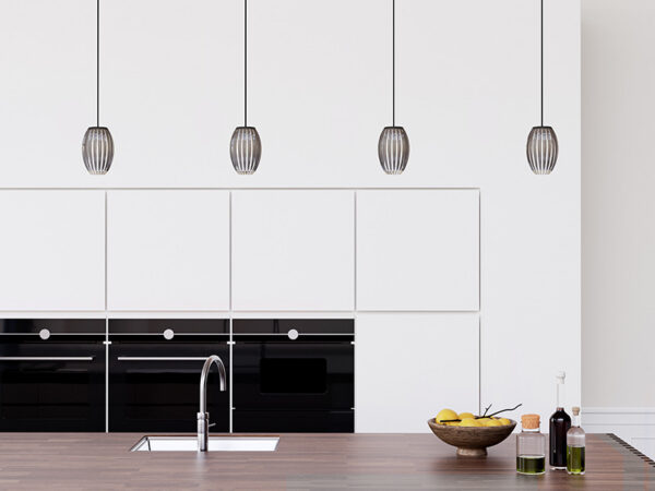 Suspension Tentacle dimmable base en métal Noir avec abat-jour en acrylique au design contemporain par Herstal