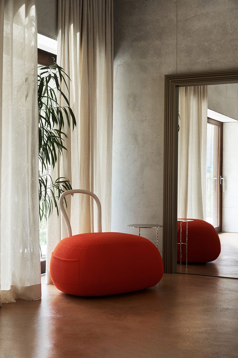Fauteuil Yum Yum en tissu Eco-nubuck 100% polyester eco-friendly et Vegan au design contemporain de Lapo Ciatti x Opinion Ciatti Fauteuil Yum Yum en tissu Eco-nubuck 100% polyester eco-friendly et Vegan au design contemporain de Lapo Ciatti x Opinion Ciatti