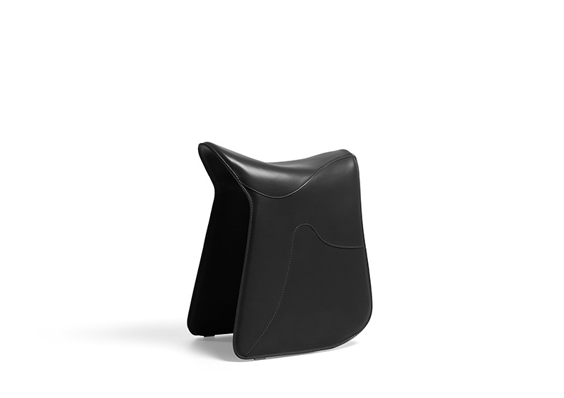 Fauteuil Pepe en cuir tanné au design contemporain de Raffaella Mangiarotti x Opinion Ciatti Fauteuil Pepe en cuir tanné au design contemporain de Raffaella Mangiarotti x Opinion Ciatti